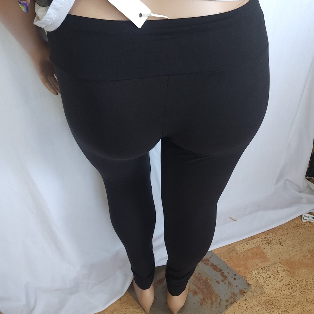 Black Buttety Soft Leggings - Picture 3 of 5